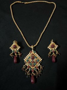 red and green set