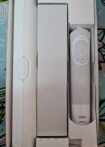 Oral B Vitality Model With Travel Case