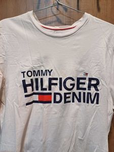 TOMMY HILFIGER~tshirt
