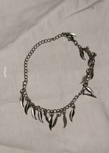 Silver Leaf Dangle Bracelet ✨