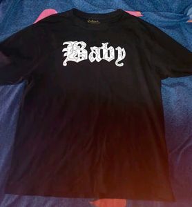WOMEN JEANS AND OVERSIZED BLACK T SHIRT