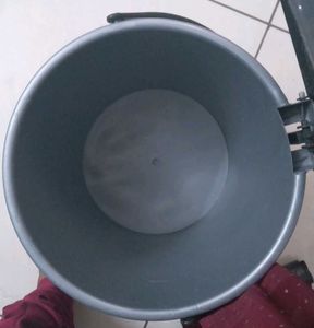 Garbage Rolls, Bin