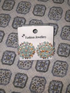 Elegant Floral Stud Earrings