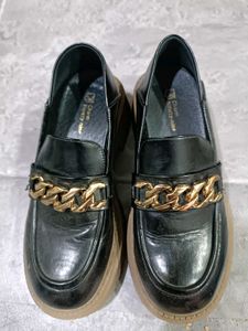 Charm Ninety-Nine Chain Loafers