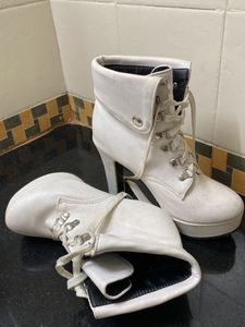 Imported Heeled Lace-up Boots