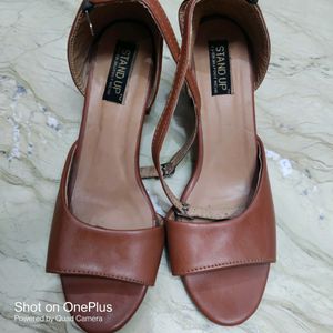 Sale of 2  ✌️hurry up✌️ Double Dhamaka👉pack of Brown block heels and white sports shoes...❌ No Coins❌ only cash