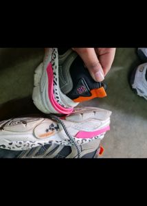 high sole magnett shoes