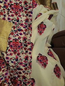 Thread Work Saree With Padded Blouse