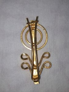 Golden Saree Pin