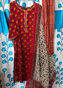 😍Combo Of 6 Printed Kurti Pant Dupatta Sets🥰