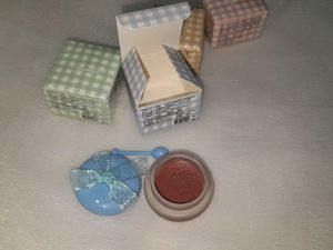 CAPPUVINI LIP GLOSS POT WITH APPLICATOR