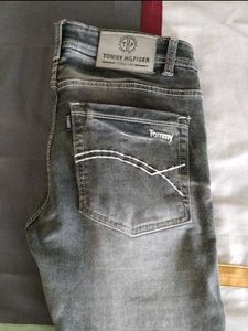 Original Tommy Hilfiger Jeans Size 28
