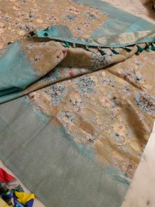 beautiful 😍 saree with blouse just wear an look g