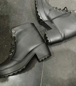 WOMEN BOOT