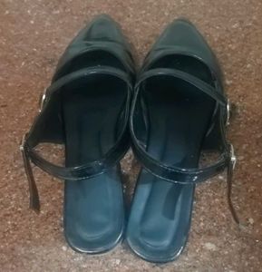 Black Slingback Bellies