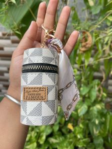 Chic Pouch