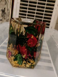 Nice Showpiece And Pen Stand Amazing Design