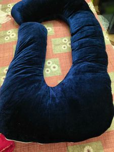 U-Shape Velvet Pillow