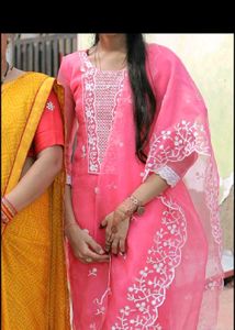 Combo Kurta Set For Women With Free Gift Earring😍