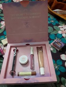 Eyeshadow Palette with Mirror