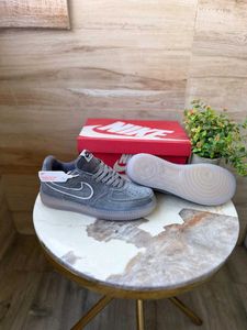 *NIKE AIRFORCE REIGN CHAMP GREY*