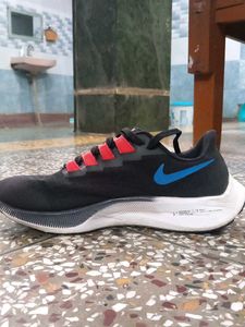 Nike Pegasus 38 - Size 9