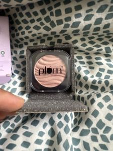 Plum There You Glow Highlighter