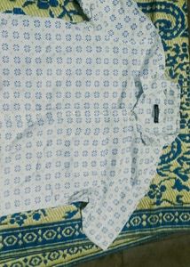 Patterned Men&#39;s Shirt