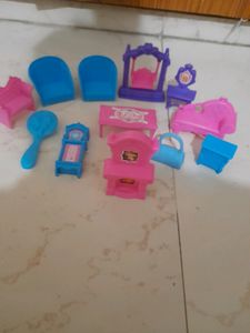 Barbie Playset With Dolls.