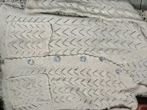 woolence sweater hath ka banaa hua