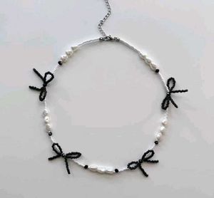 Bow Necklace