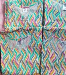 🌸 Stylish Multicolor Short Kurti 🌸