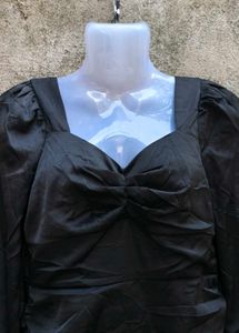 5.20.2 SEXY BLACK BODYCON