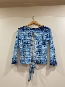 Blue Topic With Tieup Style In The Back