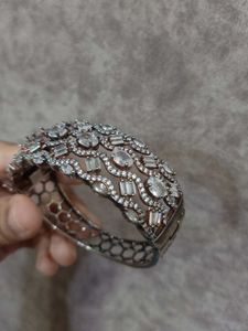 Elegant Silver Tone Bangle