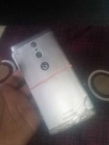Broken Phone - AS IS