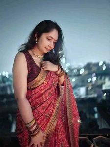 bandhni saare for women in red