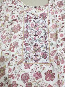Floral Kurta With Embroidery