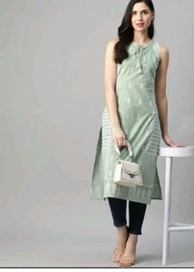 Stylish Sleeveless Green Kurta