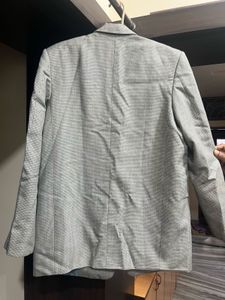 🧥 Light Grey Textured Men’s Blazer