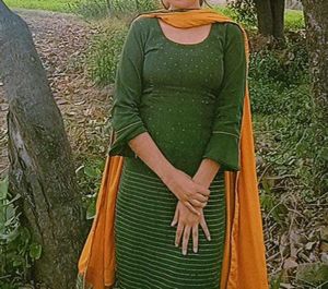 Full Set Of Salwar Kameez And Duppta