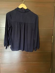 Forever 21 Women’s Navy Blue Top ( M)