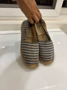 Casual Shoes Size 6