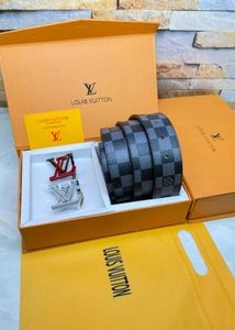 LOUIS VUITTON MENS IMPORTED BUCKLE BELTS WD BOX
