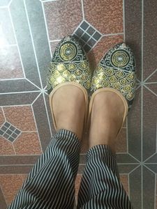 Beautiful Rajasthani Footwear 🩰