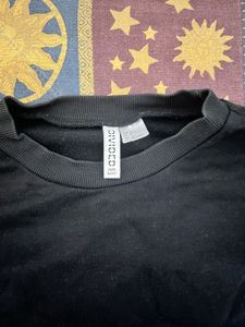 Black H&amp;M Sweatshirt