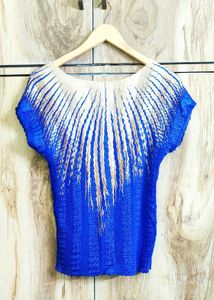 Unique Blue &amp; White Patterned Top size-34-36