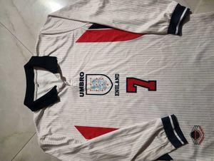 Retro England Jersey- Beckham#7. (Negotiable )