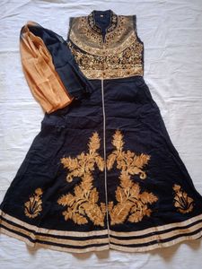 Elegant Embroidered Kurta Set