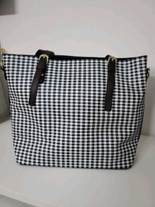 Beautiful Bag Availble For Sale